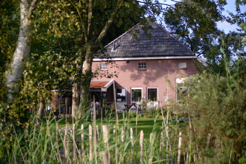 waar woont linda de mol — Waar woont Linda de Mol? Zo ziet haar huis in Laren eruit