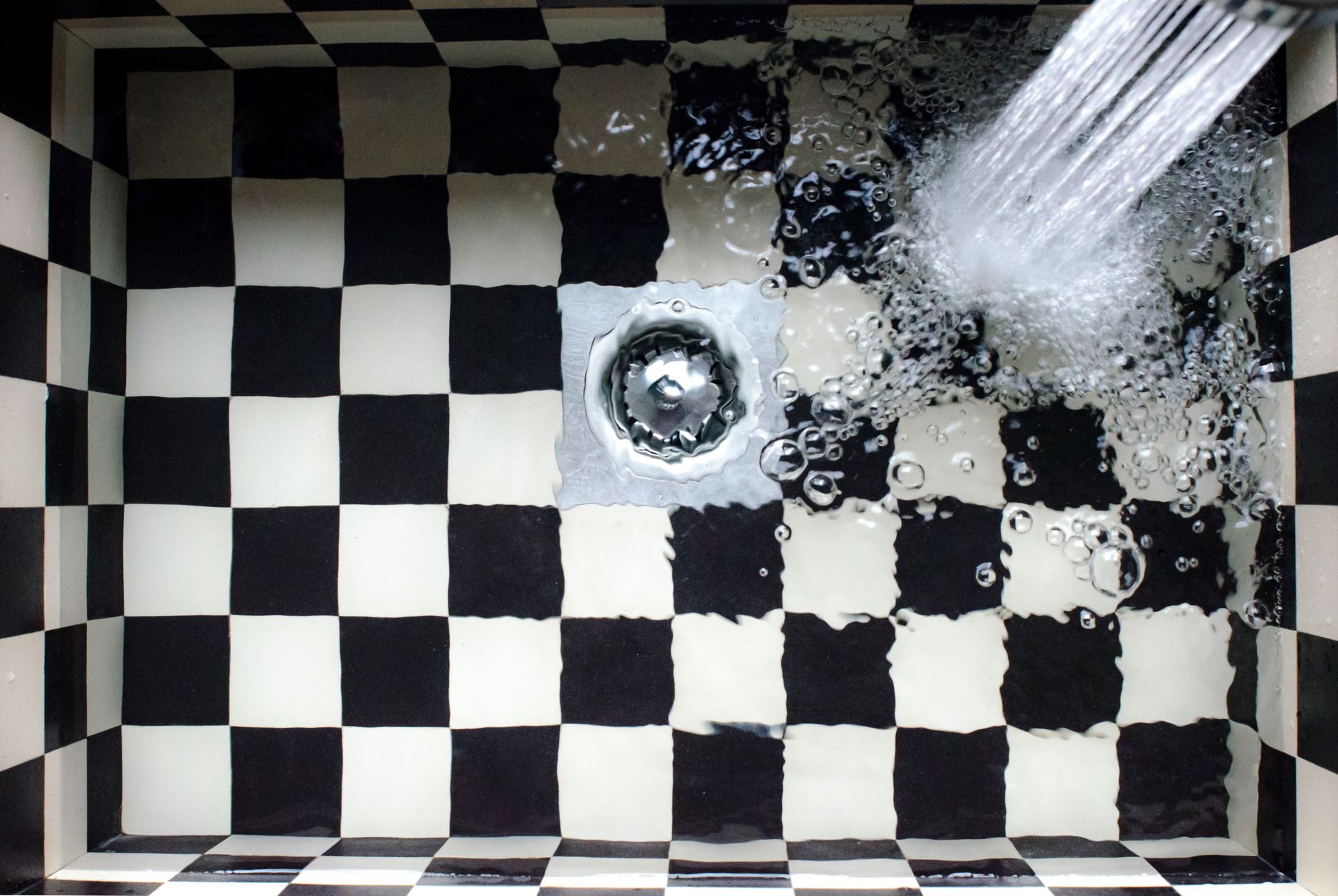 WC ontstoppen met vaatwastablet, afbeelding 2