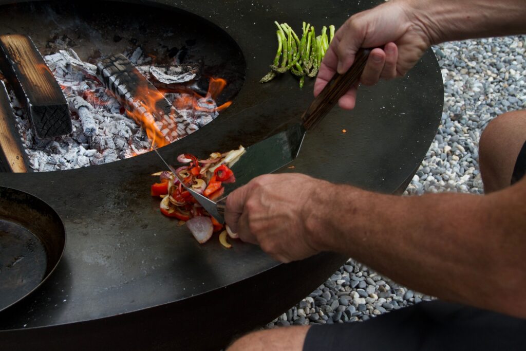 vuurkorf veilig gebruiken — Vuurkorf veilig gebruiken in de tuin